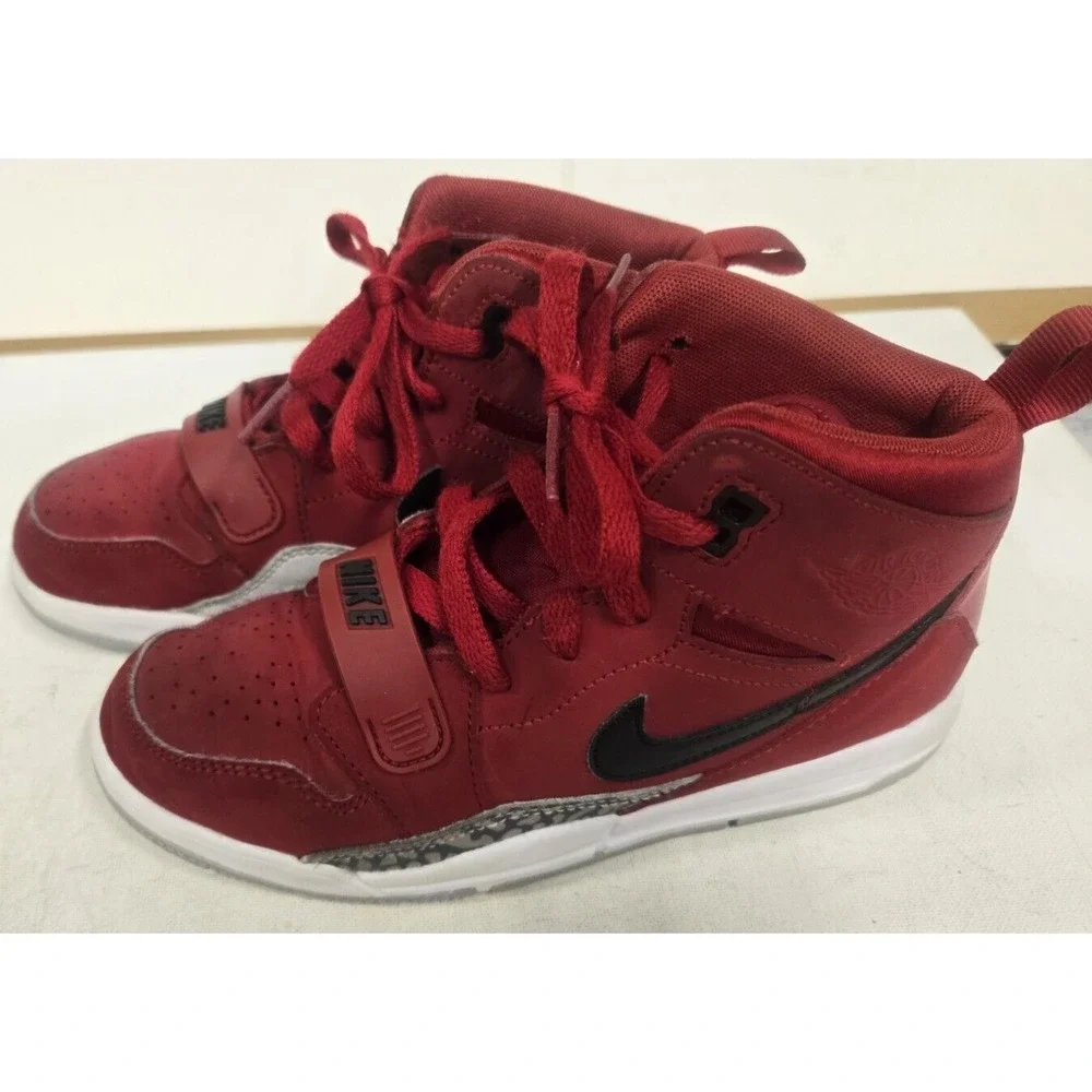 Air Jordan Legacy 312 (GS) Size 2y Child AT4047-601 Varsity Red/Black Boys Nike